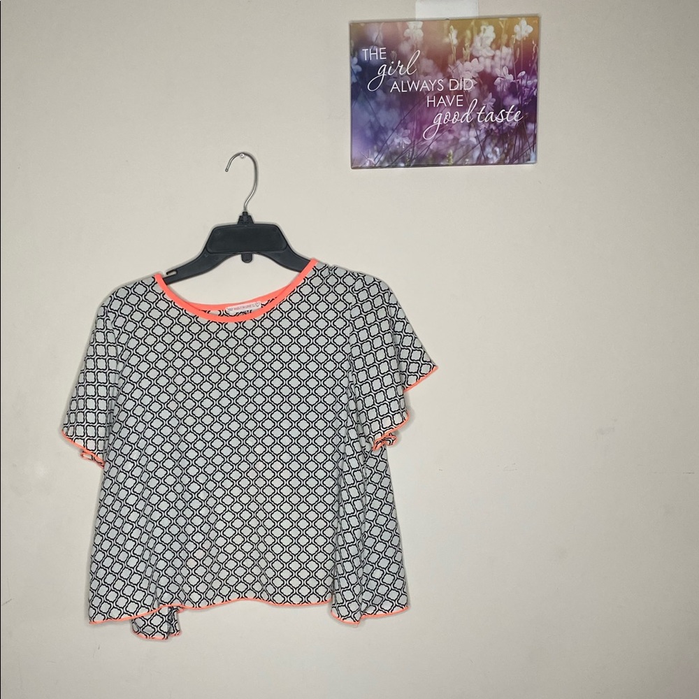 Low-High printed blouse - CHECK OUT THE BACK!